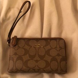 Coach Double Corner Zip Wristlet Traditional